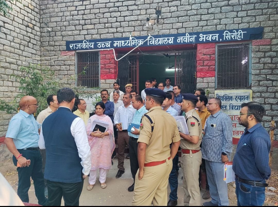 सिरोही में चुनावी तैयारियों का जायजा लेने पहुंचे जिला निर्वाचन अधिकारी, स्ट्रॉन्ग रूम और मतगणना व्यवस्थाओं का किया निरीक्षण